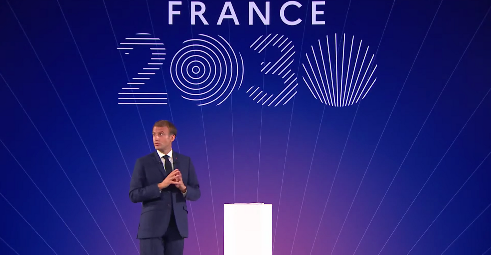 Quand la communication d'Emmanuel Macron reprend les codes de celle d'Apple