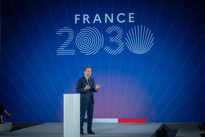 Xavier Bertrand pris au piège, Emmanuel Macron imagine la France de 2030